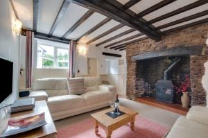 A charming pet-friendly 2-bedroom cottage