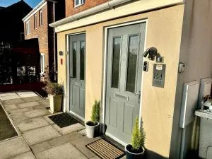 Luxurious Wolverhampton Retreat with 4 Bedrooms - Coseley