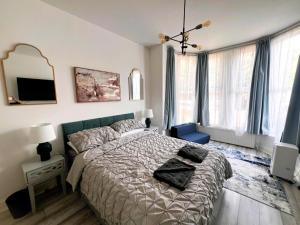 Luxury 3-Bed Ilford Modern Comfort & Elegance