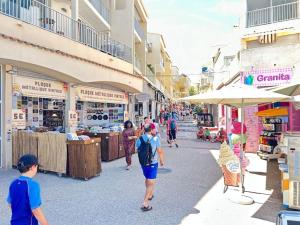 Apt T2 climatisé à 2 min plage du mole avec balcon et piscine