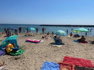 Apt T2 climatisé à 2 min plage du mole avec balcon et piscine