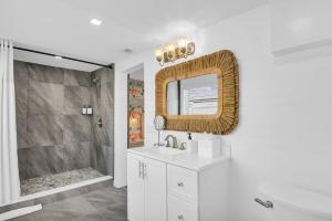 Surfs up - 4 Bdrm House W Pool