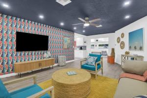 Surfs up - 4 Bdrm House W Pool