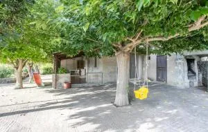 2 Bedroom Nice Home In Monterosso Almo - Vizzini