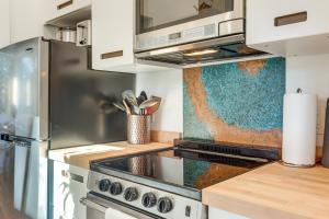 Private Hot Tub Waterfront Home along Eagle River