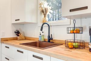 Private Hot Tub Waterfront Home along Eagle River