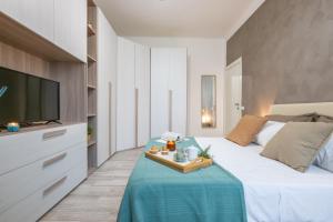 Sage&Rosemary Home - with Garden by Pleiades Home