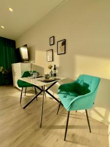 M&D Apartments nähe Stadion mit Klimaanlage - Netflix - Küche - Sunset View - Balkon