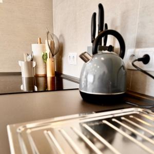 M&D Apartments nähe Stadion mit Klimaanlage - Netflix - Küche - Sunset View - Balkon