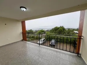 Luxury Lakeview flat 8 mins from Speke Resort - Gaba