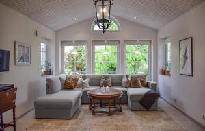 2 Bedroom Amazing Home In Kivik