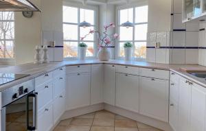 2 Bedroom Amazing Home In Kivik