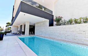 Cozy Home In Icici With Harbor View 