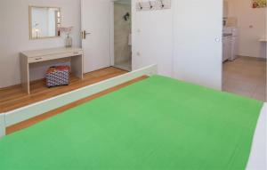 1 Bedroom Beautiful Apartment In Vrbnik