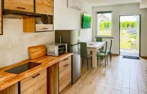 2 Bedroom Stunning Home In Pustkowo - Тшенсач