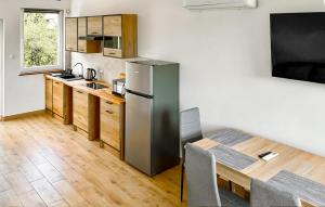 2 Bedroom Stunning Home In Pustkowo