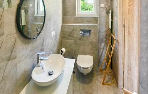 2 Bedroom Stunning Home In Pustkowo