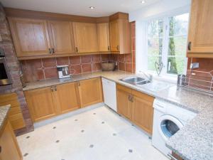 Nice Home In Vessigebro With 2 Bedrooms And Wifi