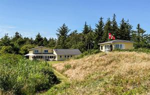 Beautiful Home In Ålbæk