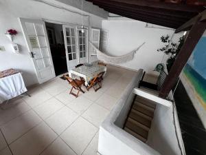 Casa aconchegante 2 qtos Centro de Angra dos Reis