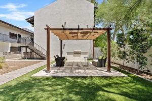 Penthouse Free Parking Pool Table Private Balcony