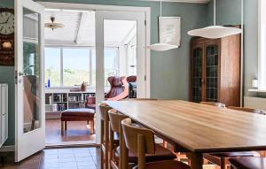 Beautiful Home In Ålbæk