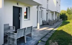 2 Bedroom Gorgeous Home In Pustkowo - Тшенсач