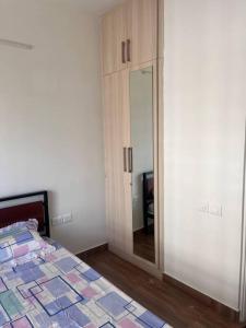 2 BHK home with Wonderful view, 15 min to airport