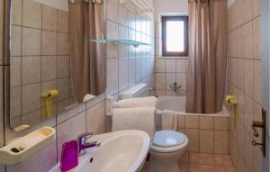 1 Bedroom Cozy Apartment In Vrbnik