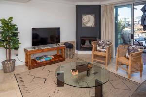 WATERFRONT - 26 Spinniker