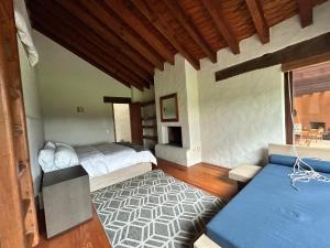 El Refugio with jacuzzi and garden in Avándaro