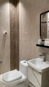 شقة دورين بغرفتي نوم ومطبخ