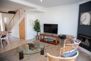 WATERFRONT - 26 Spinniker