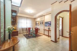 Elegante Villa con Giardino tra Catania ed Etna