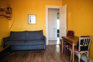 Paris Flea Market Comfy Flat