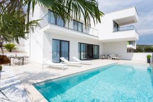 Seaview Villa Alba Seget, 5 en-suite Bedrooms