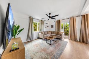 Royal Point Modern Hale