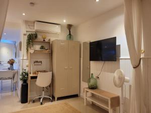"COZY LOFT", TERRACE, PARKING and SWIMMING POOL