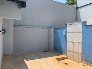 Área de lazer com piscina