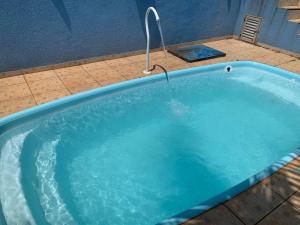 Área de lazer com piscina