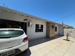 Área de lazer com piscina