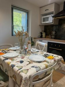 Maisons de vacances Charmante maison Provencale avec grand jardin : photos des chambres
