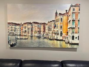 Two bedroom apt with desk washer dryer & pool