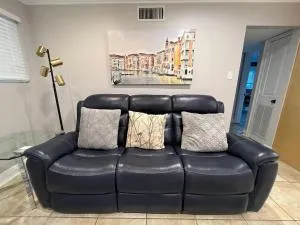 Two bedroom apt with desk washer dryer & pool - Порт Аллен