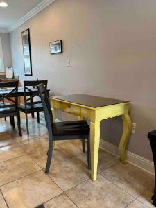 2 br Steps from Tiger Stadium