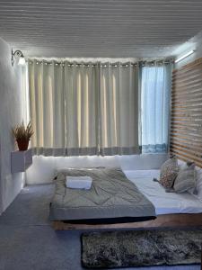 Stargaze with Rio, Glass-Lodge in Thachi Valley