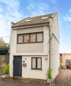 The Old Wire Factory - 2 bed, Close to city centre, Fast wifi, comfortable home from home