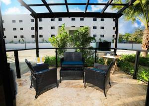 Divine Stay 3 Bedroom One minute from the beach on the malecon