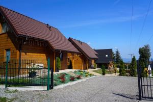 Nowe domki w górach "Pod Skrzycznym", koło Szczyrku