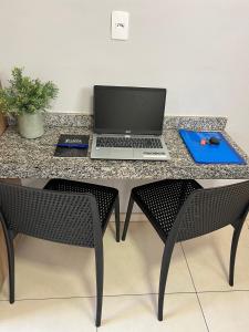 Apartamento em São João Del Rei, ao lado da Estação Ferroviária, estacionamento e ar condicionado